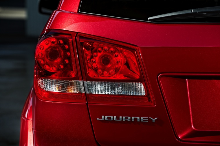 2018 Dodge Journey Tail Light Picture / Pic / Image